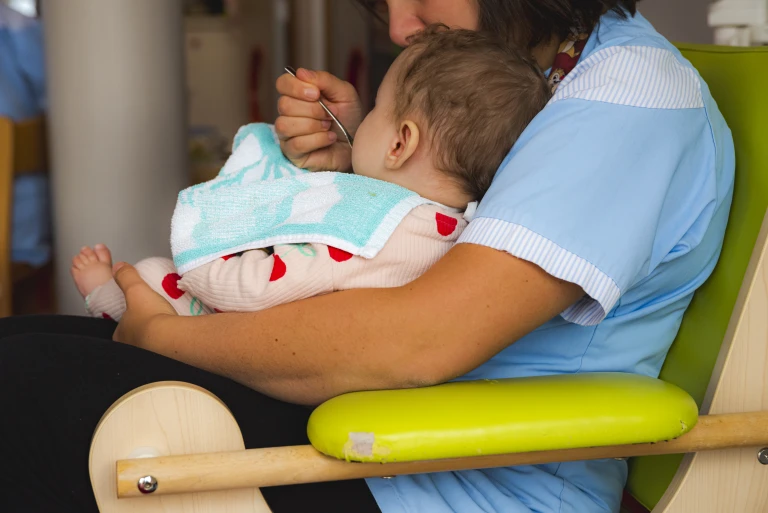 Un-r&eacute;seau-de-cr&egrave;ches-&agrave;-taille-humaine