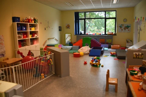 Cr&egrave;che-agr&eacute;&eacute;e-ONE-Moza&iuml;k